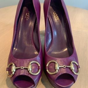 AUTHENTIC GUCCI HEELS!